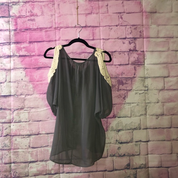 Barley worn off the shoulder shirt - Picture 2 of 2